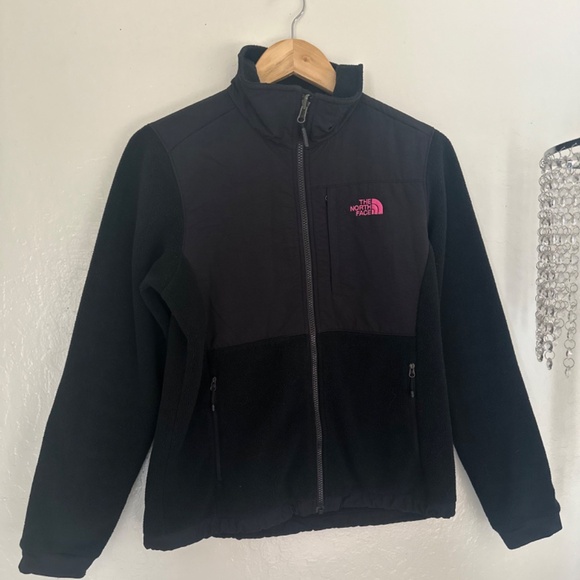 The North Face Black Breast Cancer Awareness Denali Fleece Jacket Size S… - Picture 11 of 16